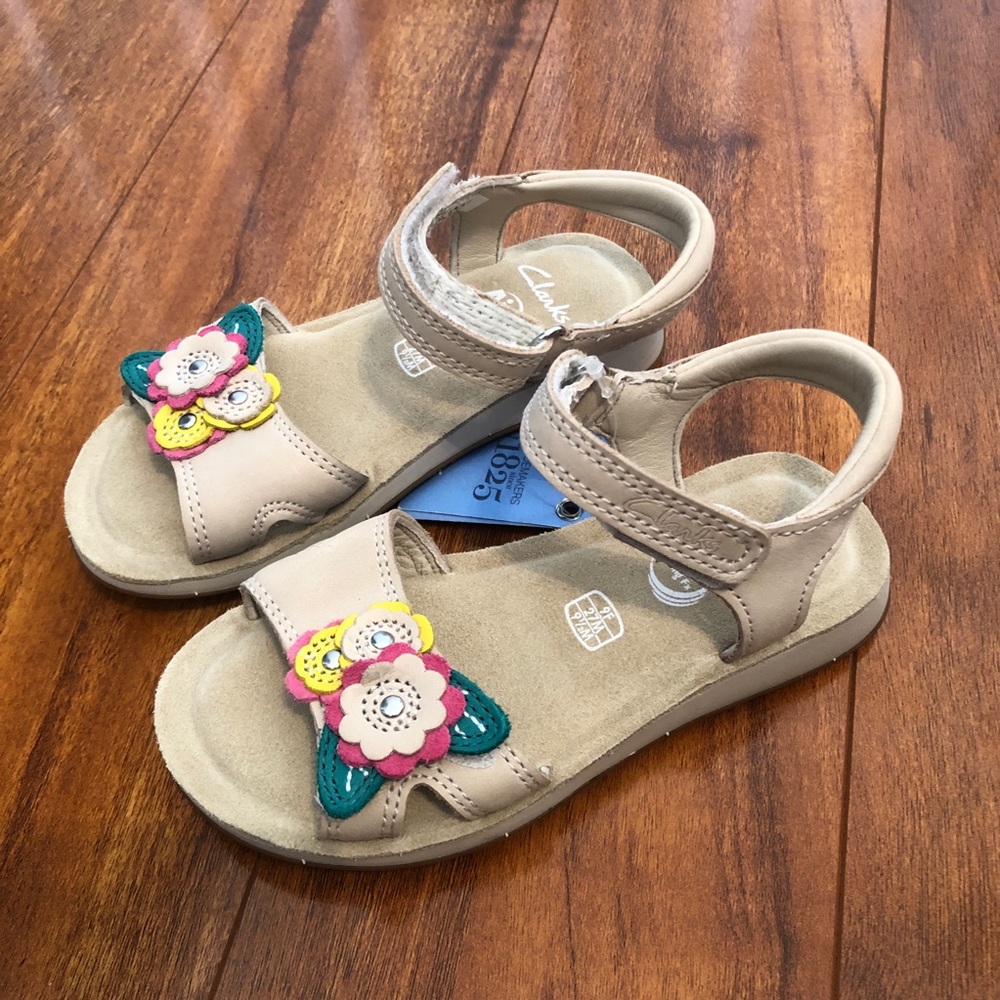 NWT Clarks toddler leather sandals
